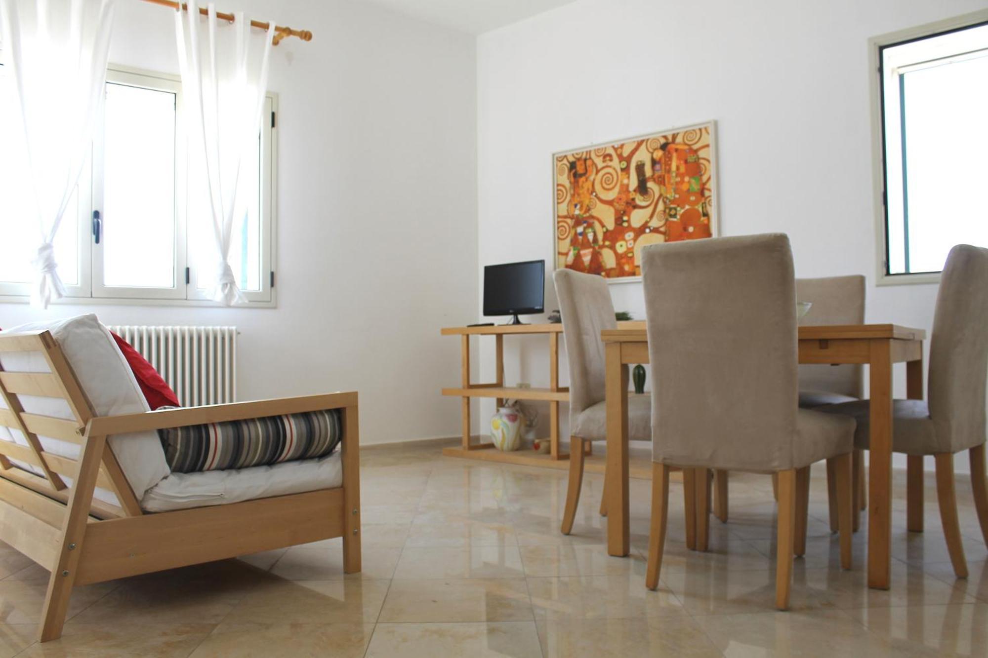 La Apartment *